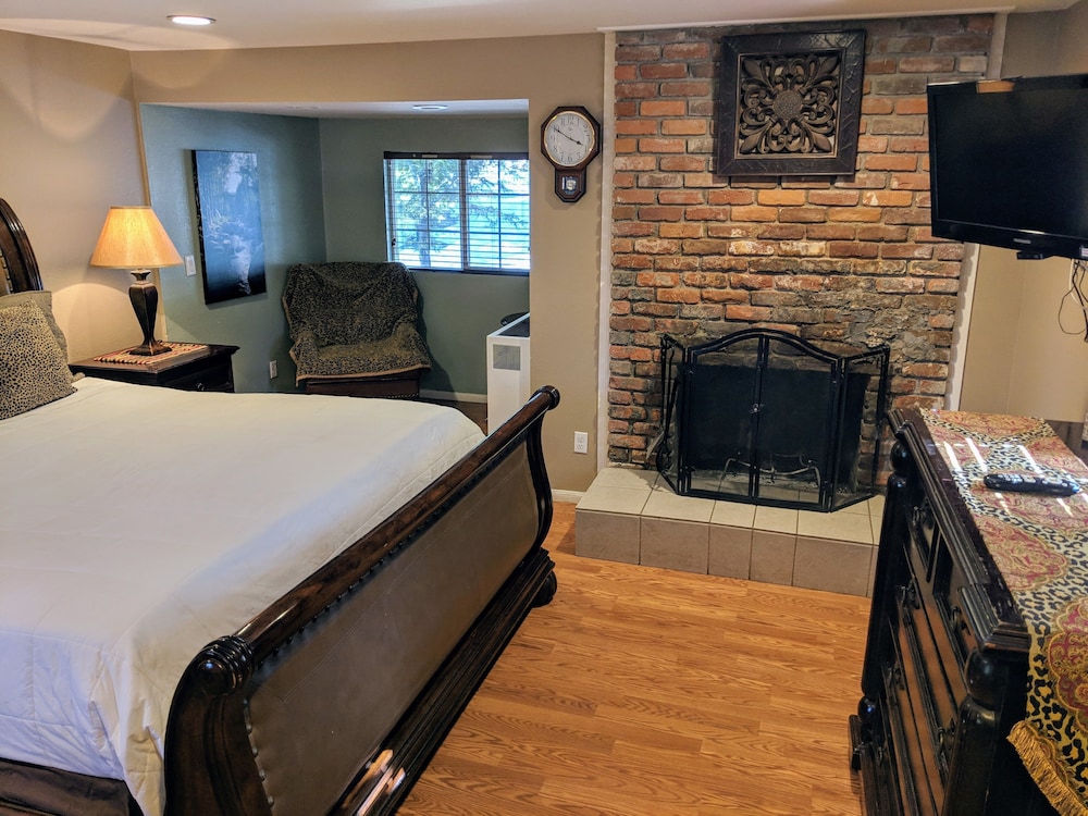 Antlers Inn