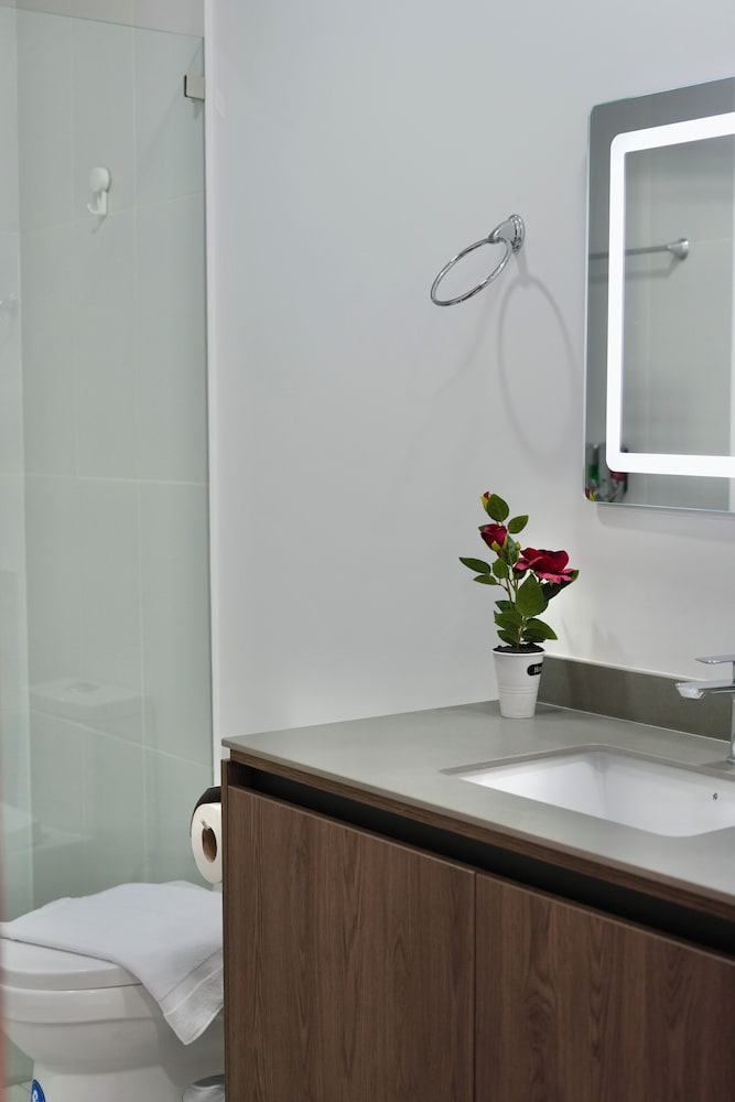 Seis Residences