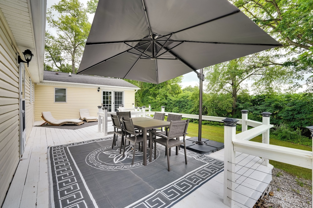 Lakefront Getaway w/ Dock & Yard in Reading!