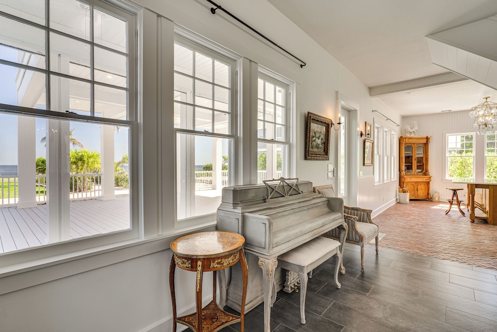 Luxe Pine Island Living: Historic Old Florida Gem!