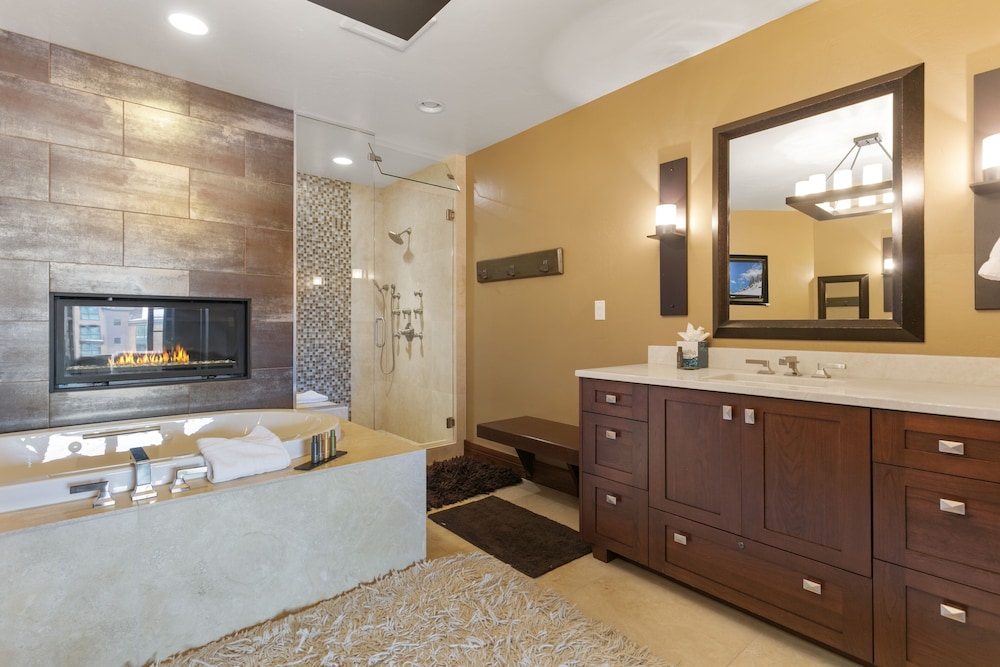 Flagstaff Lodge at Deer Valley Resort - Three Bedroom Residence #302 3 Condo