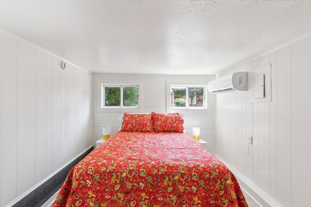 Dave's Last Resort Lakeside - Long Stay Discount - Comfy Cabin 5 1 Bedroom Hotel Room
