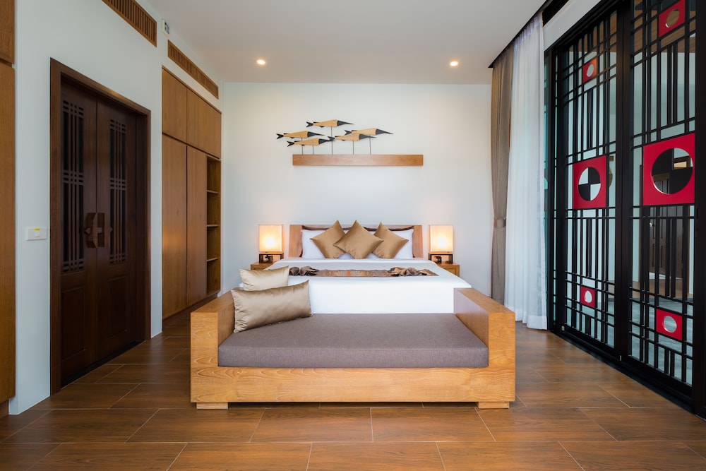 Nai Harn Baan-Bua Villas