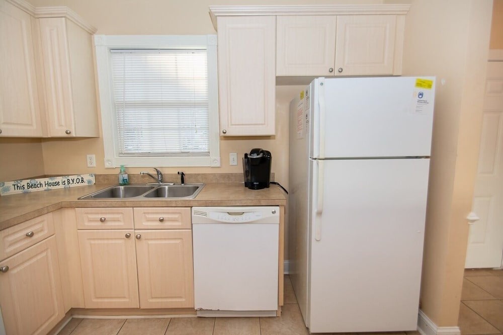 Magnolia Pointe Luster Leaf 4879-103 2 Bedroom Condo
