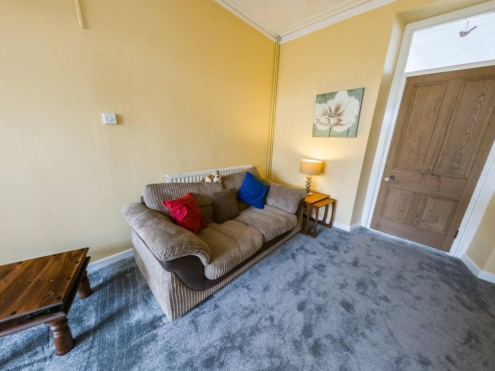 6 Guests-free Public Parking-5 Min to Beach view 4