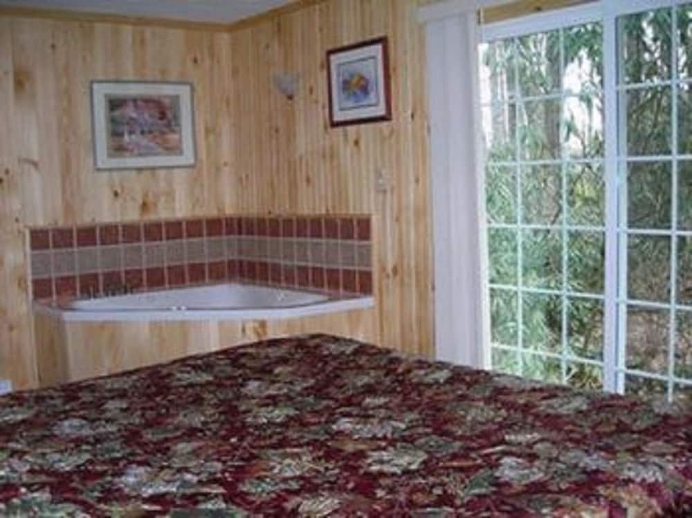 Cabins at Twinbrook Resort