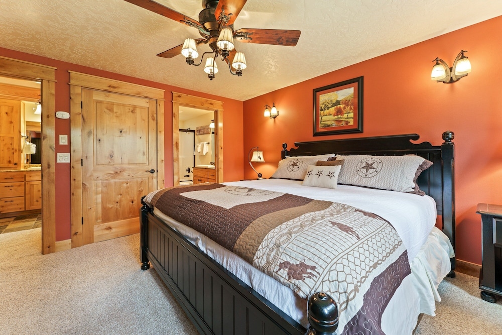 4 Red Fir 6 Bedroom Home
