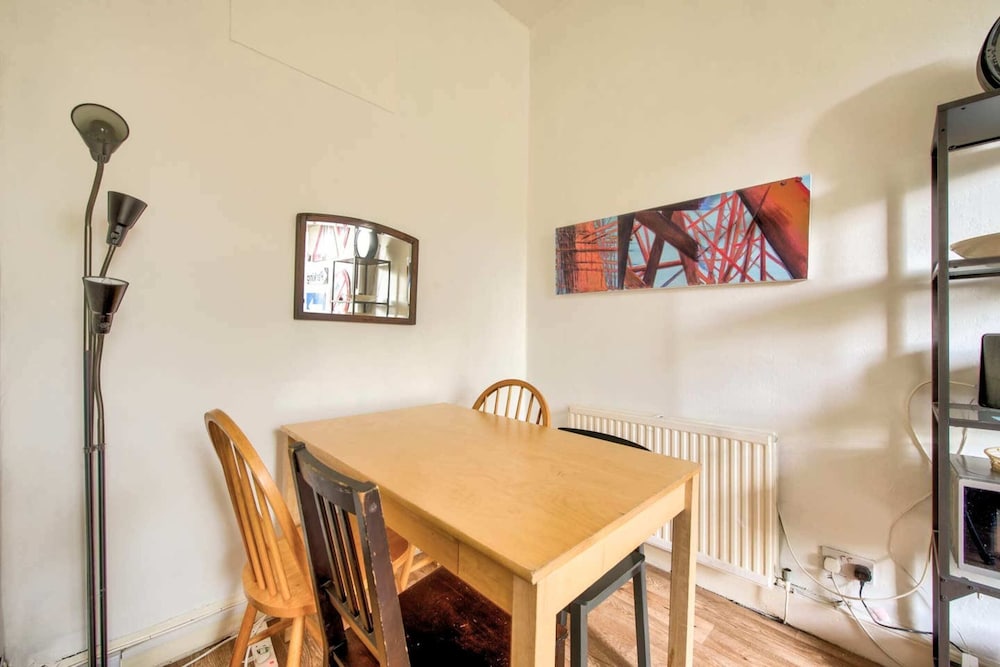 Bright Flat in City Centre for up to 6 Guests! view 5