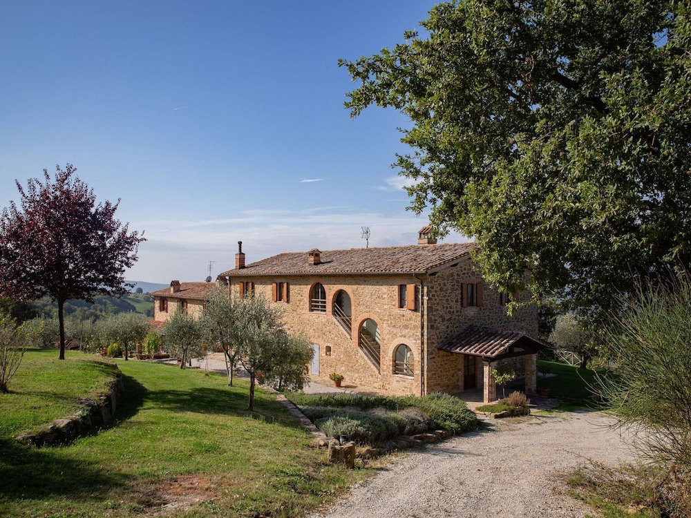 Villa in Umbria With Saltwater Pool