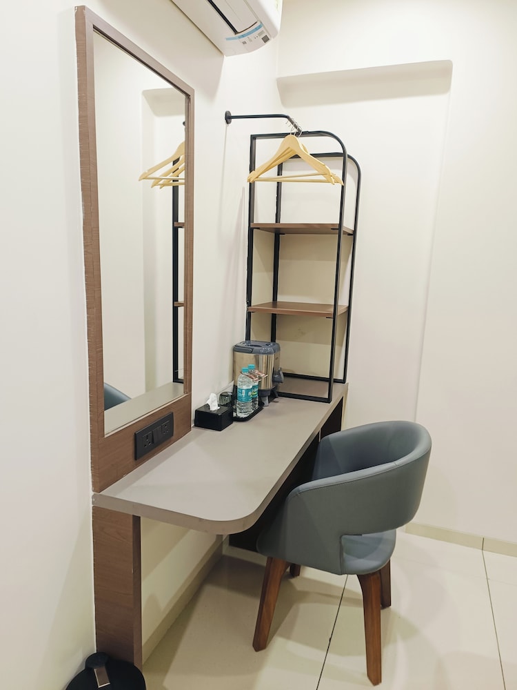 Hotel Maskan Surat
