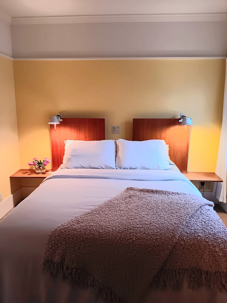 Inn On Columbia