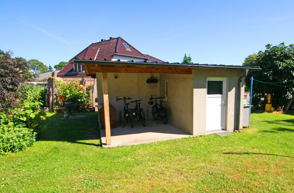 Luxuriose Ferienwohnung mit Terrasse, Wiek