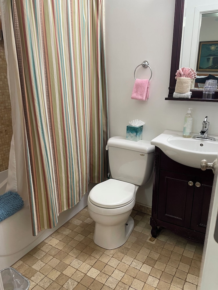 Ray's Bucktown Bed and Breakfast 40