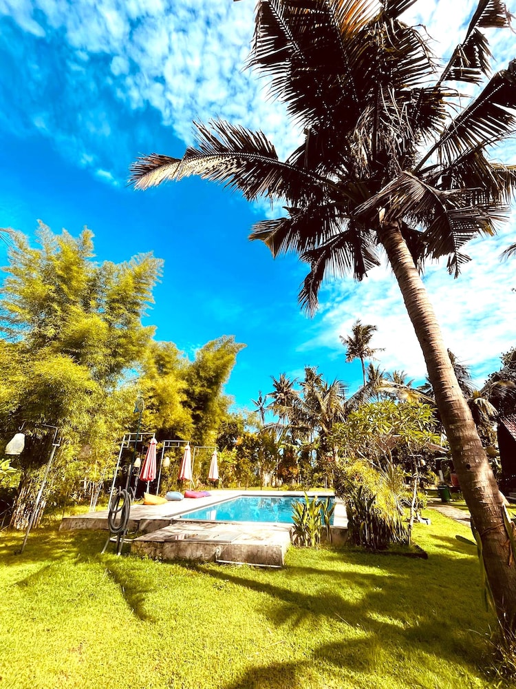 Apit Lawang Villas