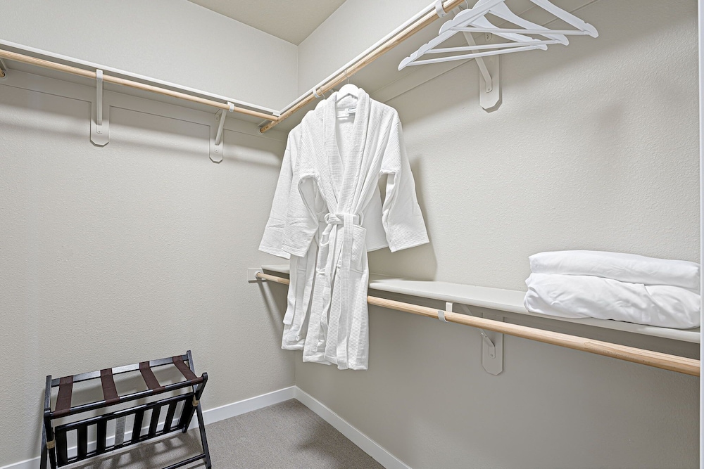 Designer Apt With Jacuzzi Walk To Casino Imax - Property Image 6