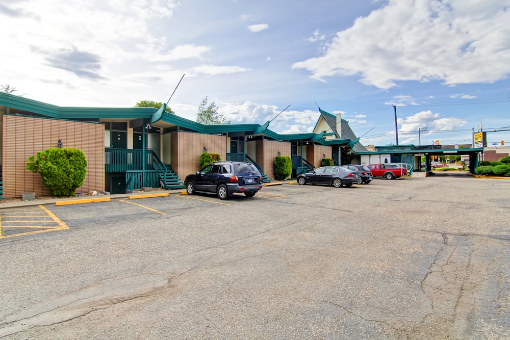 Hotel Tiki Village - Image 1