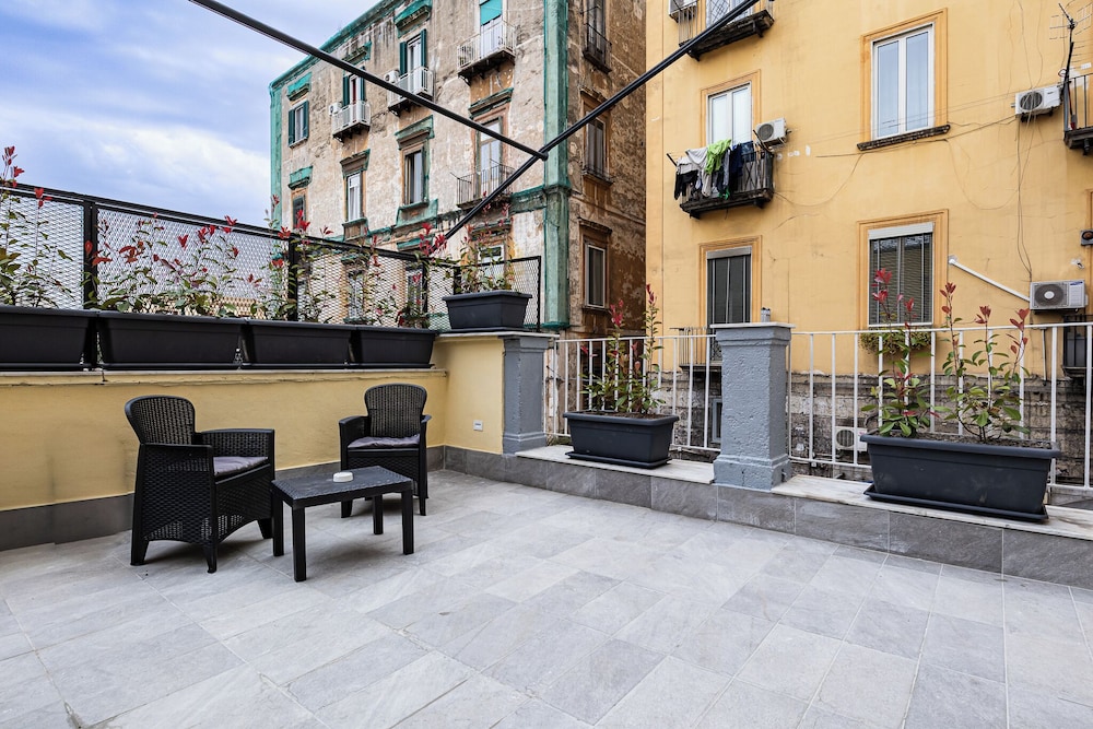 Alyde Apartments