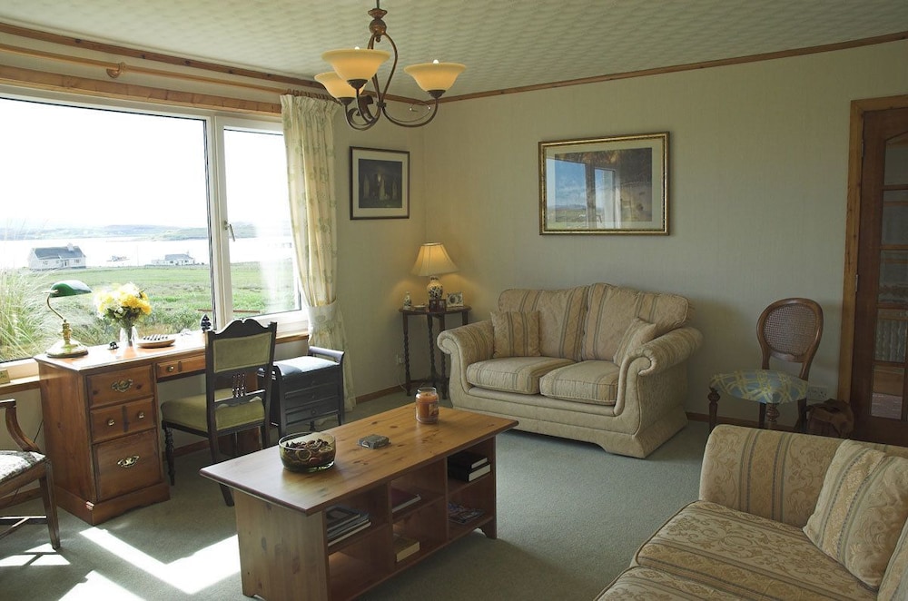 Loch Roag Guest House & Eshcol Guest House