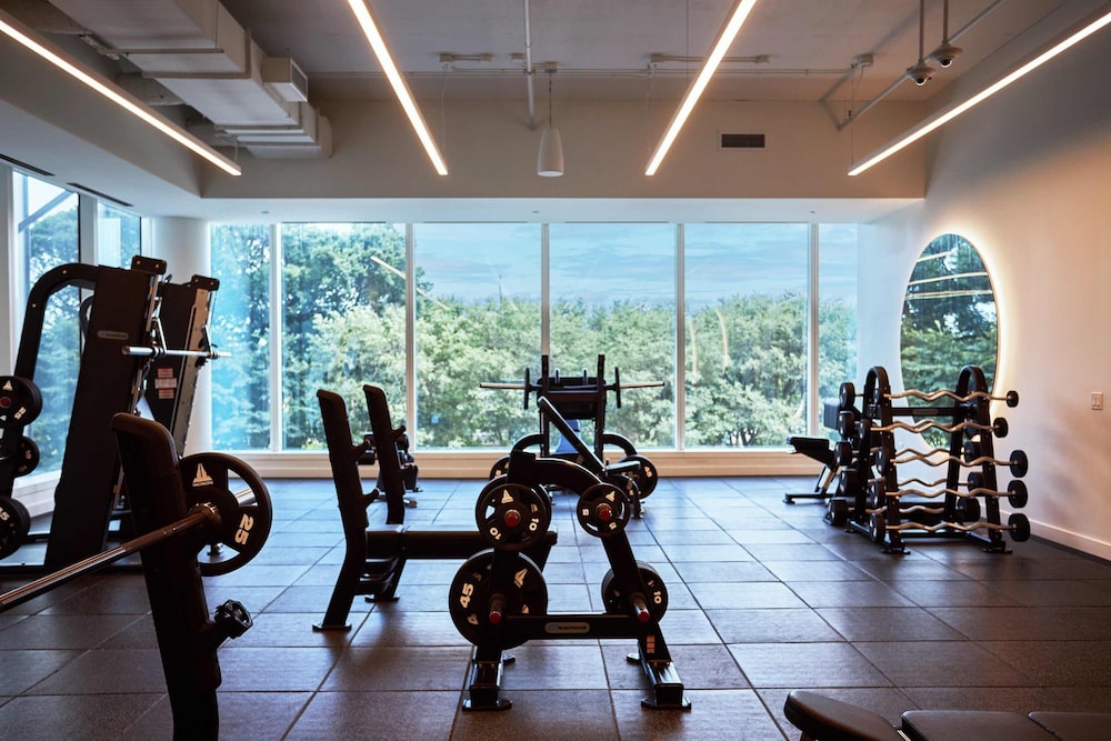 60 Fl Lake View Apt An Urban Oasis in the Sky