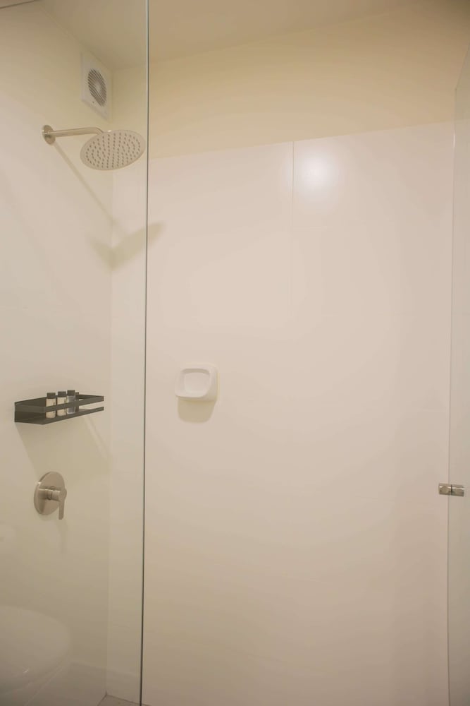 w Striking 1BR Duplex in Miraflores