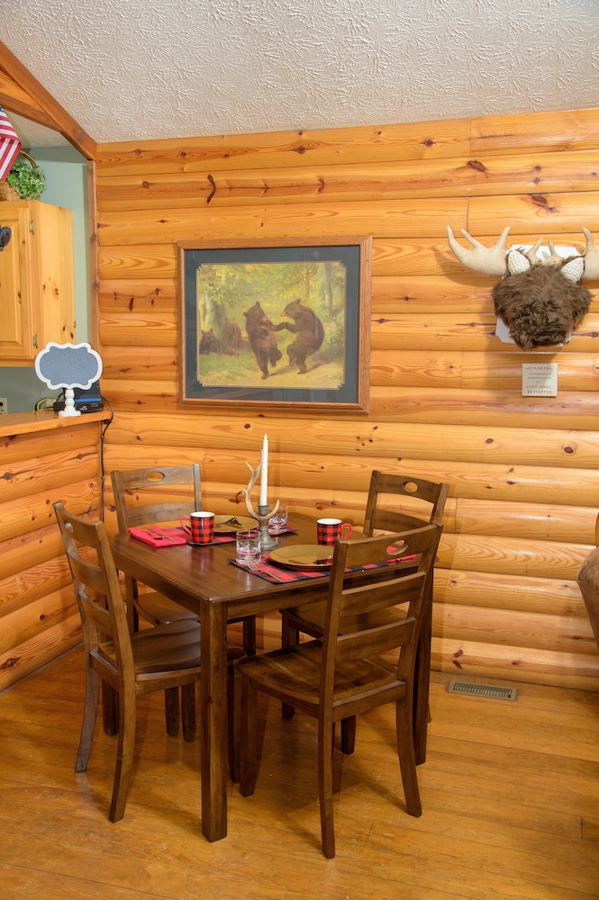Bear Dance 1 Bedroom Cabin