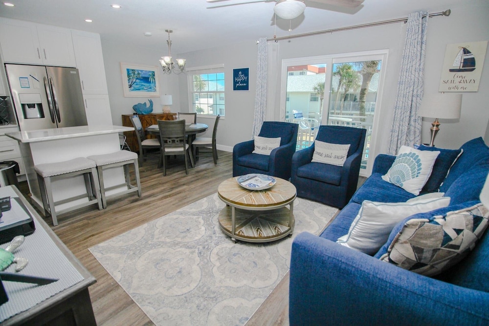 Colony Beach Club 233