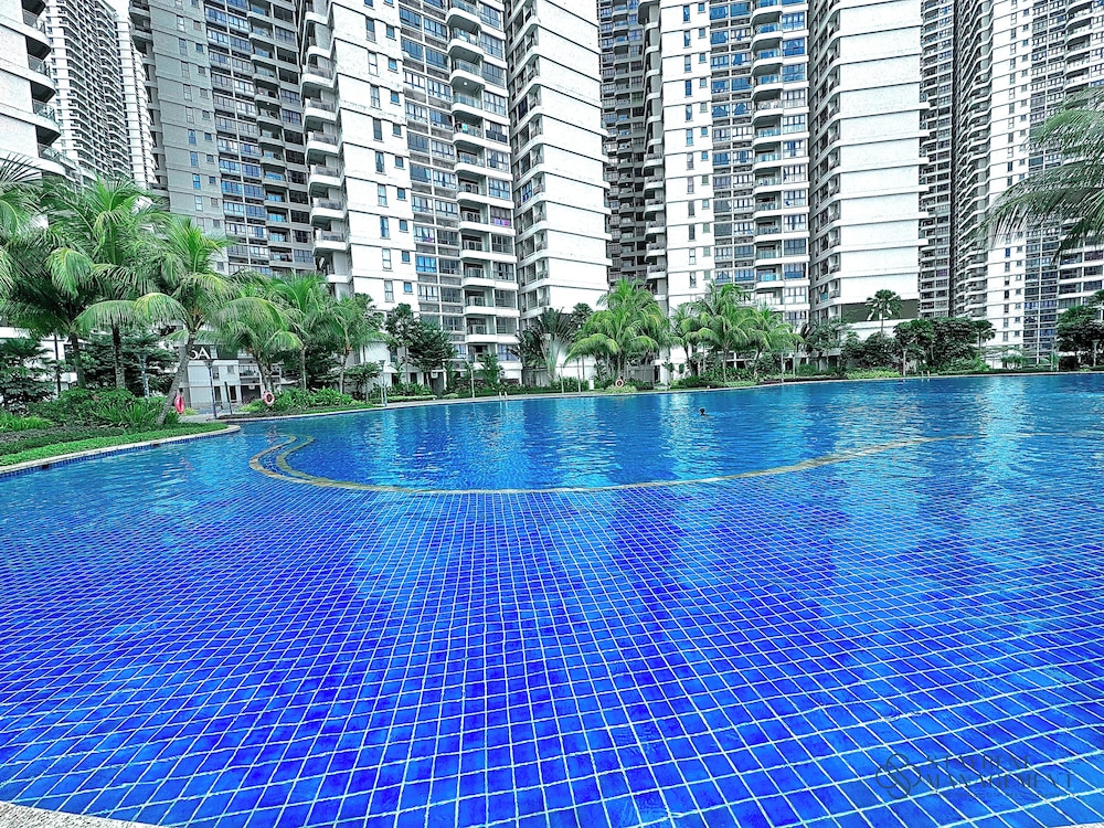 Country Garden Danga Bay Sea View Homestay by Stayrene