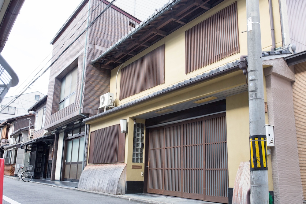 Kyomachiya Nijo Castle Japanese house view 3
