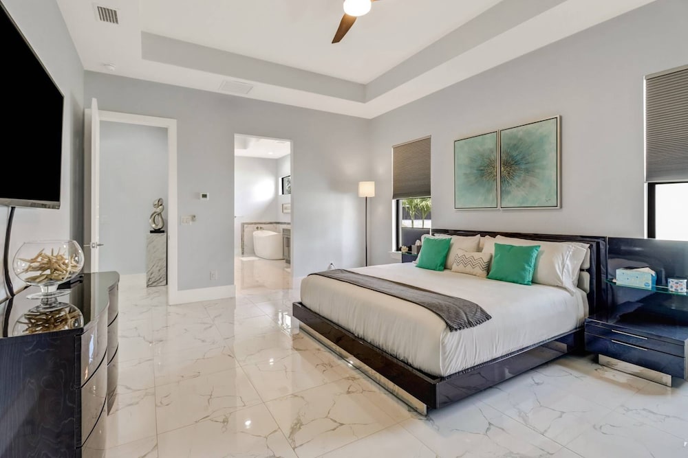 3915 Gulfstream Pkwy view 3