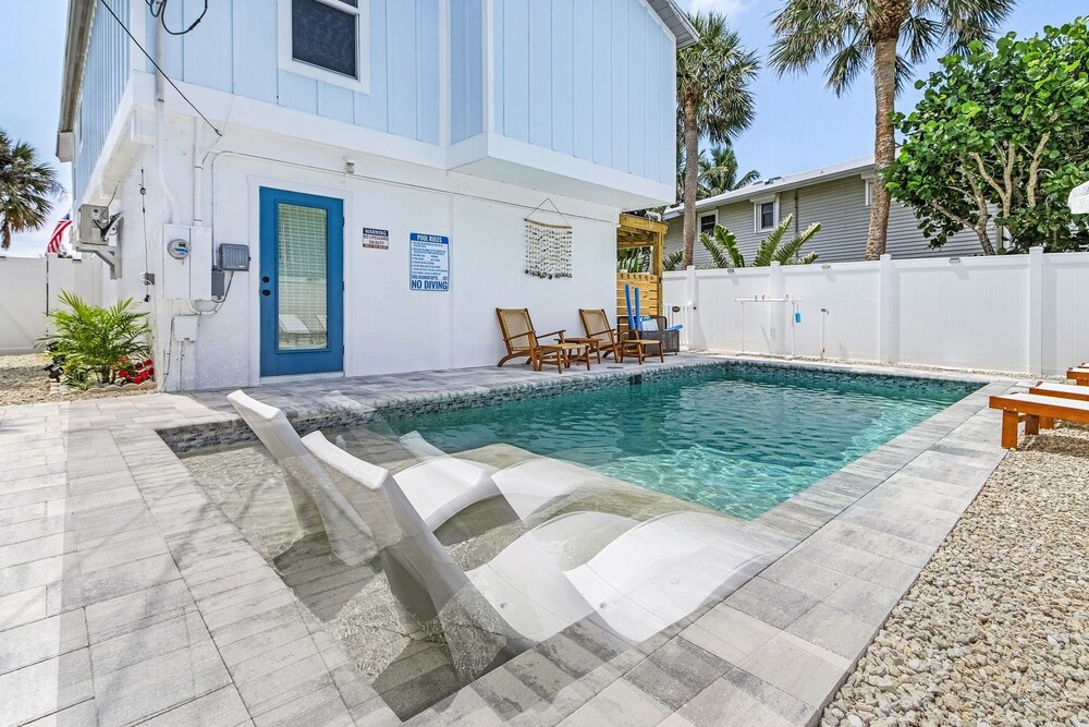197 Beach Daze: 3br Pool Home, W/ Deeded Beach Access! 3 Bedroom Home