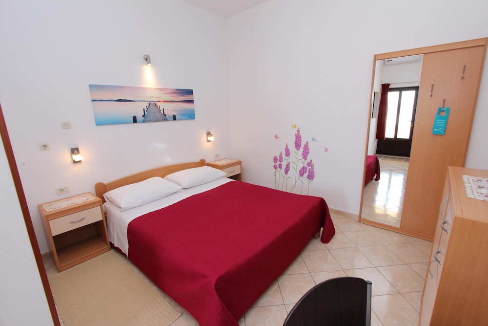 Guests House Lea