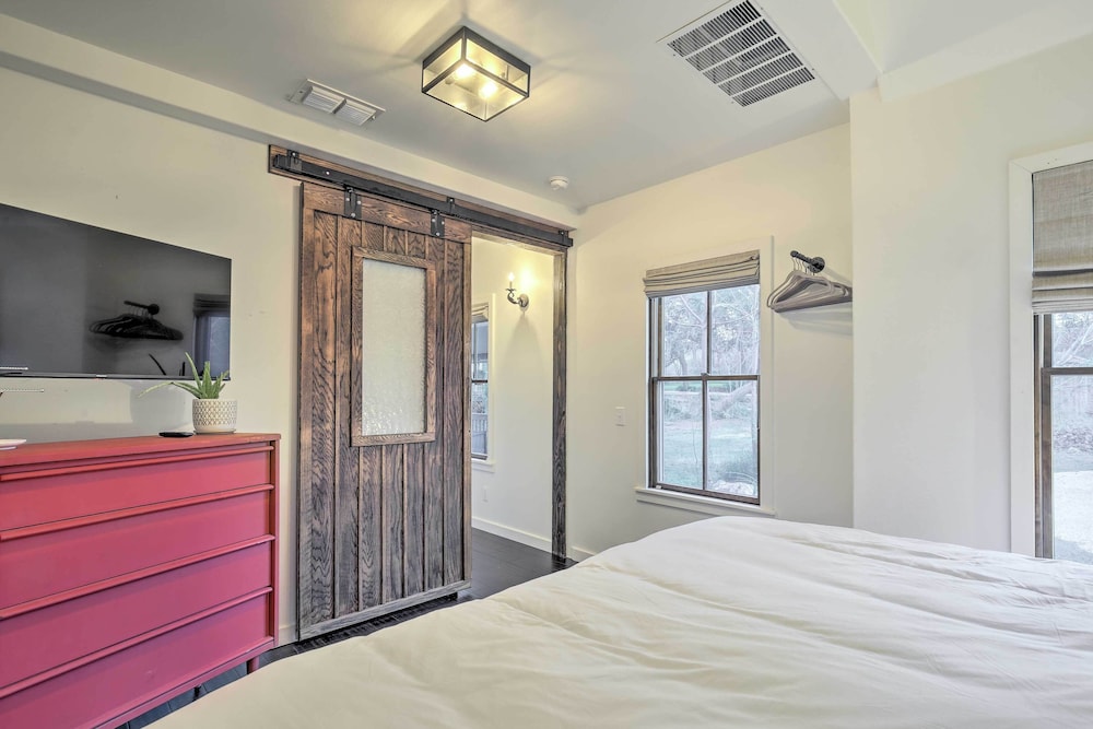 The Little Alsatian House: 18 Miles to San Antonio view 3
