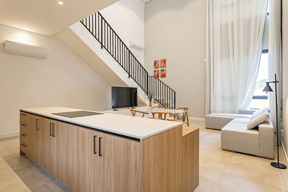 First Residencial Multifuncional by Viva - Conforto e Fácil Acesso às Melhores Praias de Floripa