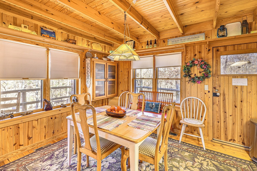 10 Mi to Sardis Lake: Home w/ Grill in Tuskahoma
