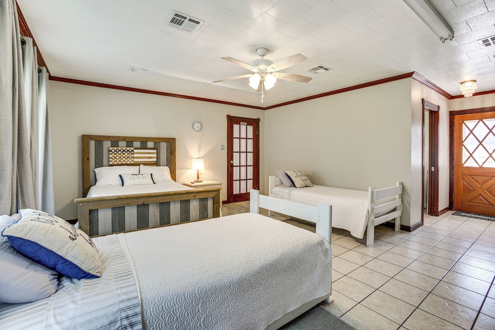 Fish & Explore: Serene Home on Bayou Petit Caillou