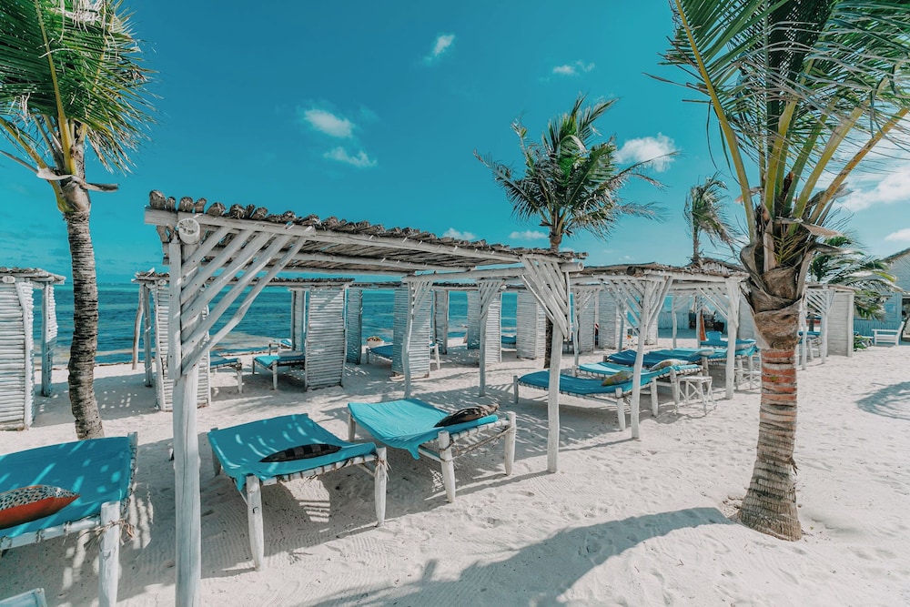 Exploreans Malaika Villas & Beach Club