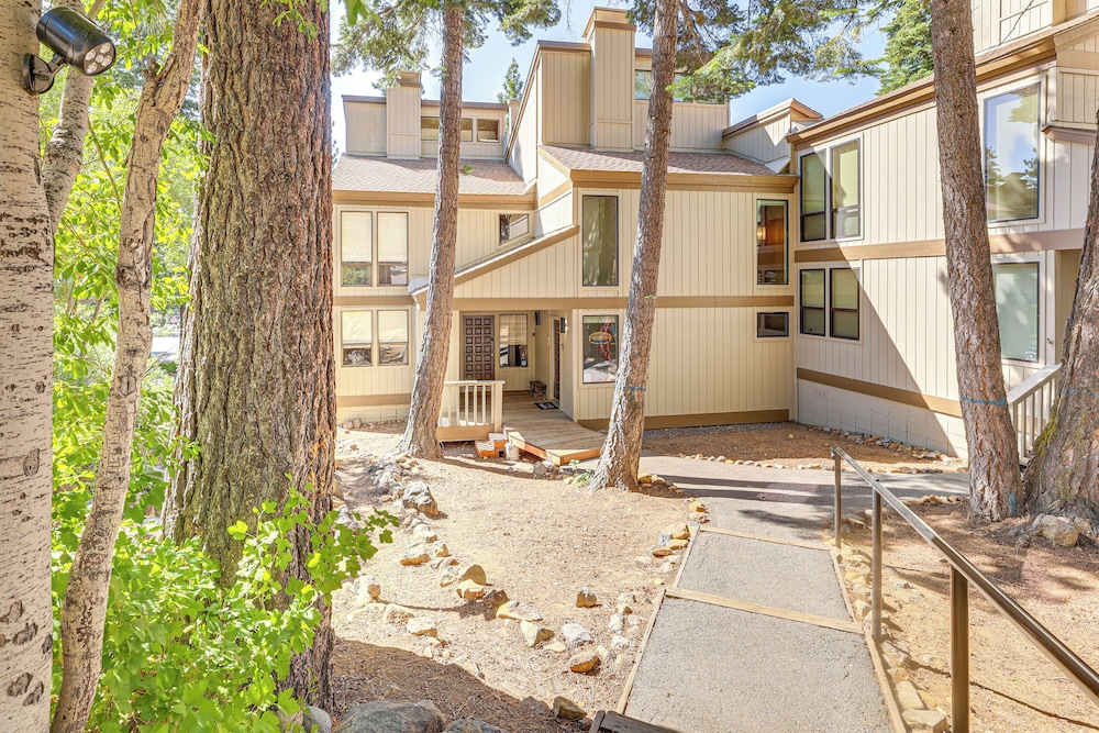 5 Mi to Northstar Resort! Multi-level Family Condo