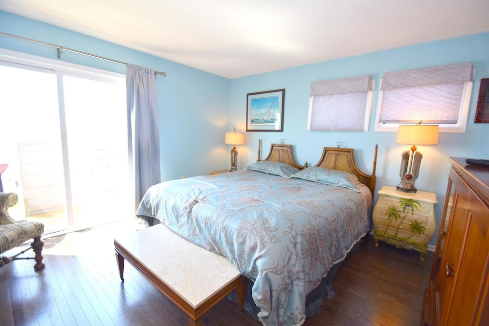 Harbour Island 79J 3 Bedroom Townhouse by RedAwning view 3