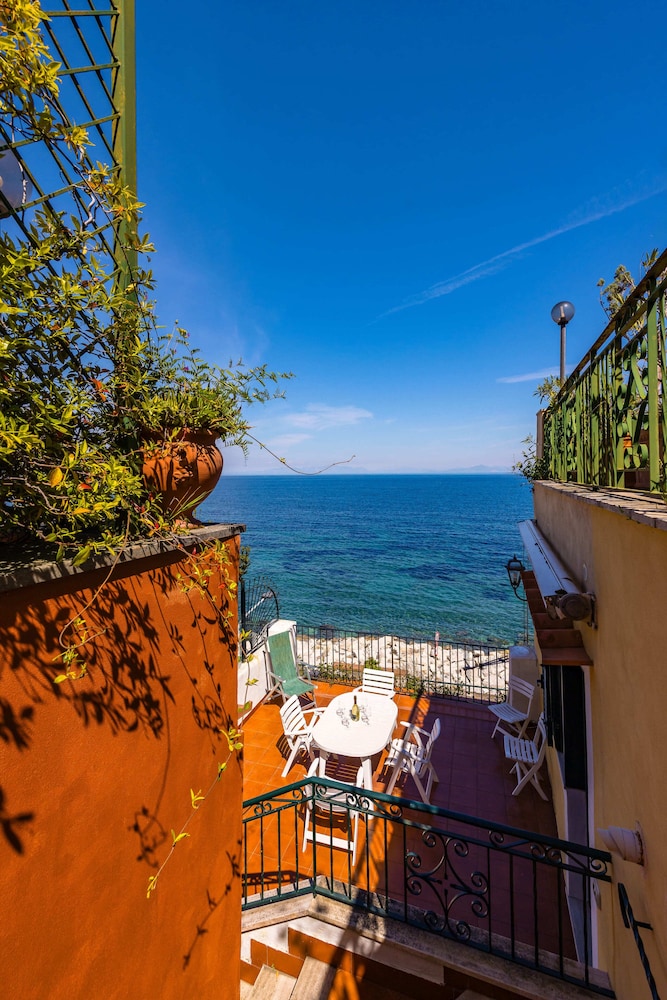 Heavenly Terrace by Napoliapartments