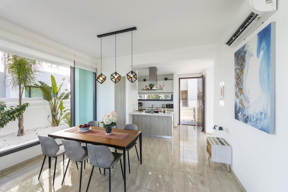 Pernera Beach Villa in Protaras