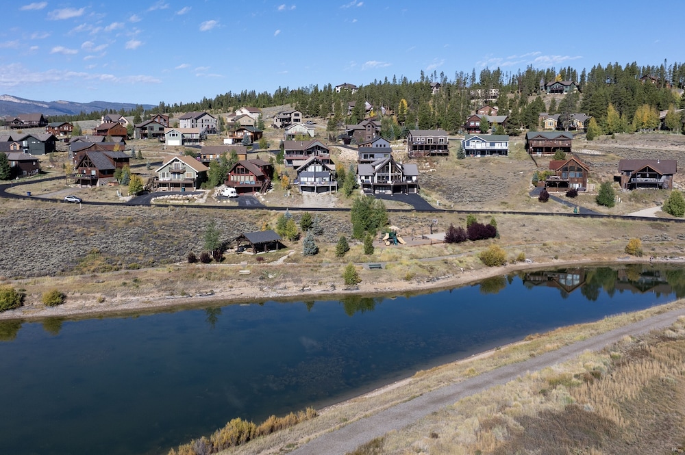 Scenic Perch 2 Bedroom Home view 4