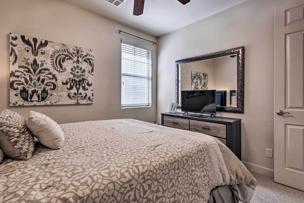 Idyllic Gilbert Abode w/ Private Pool: Near Golf!