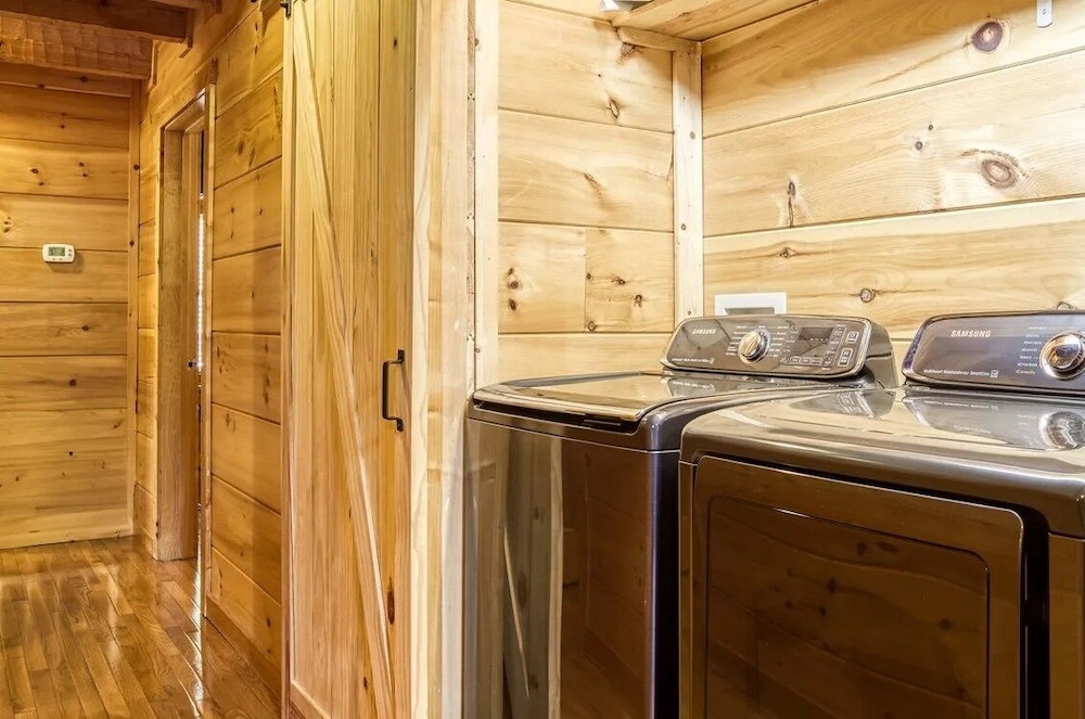Tennessee Risky 3 Bedroom Cabin