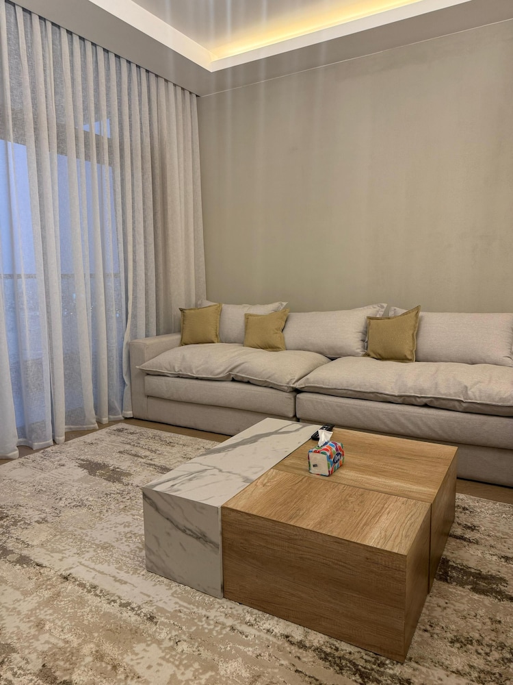 Alsawah Wide 3BR APT in aeon towers