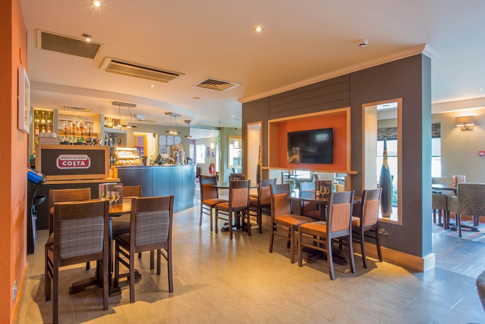 Premier Inn Poole North, photo 17