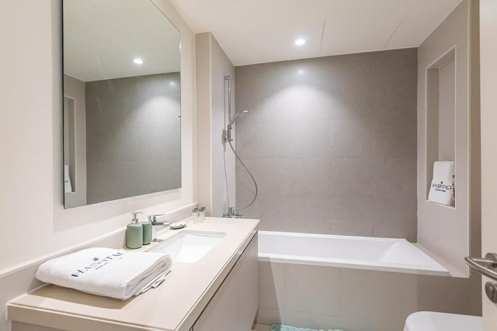 Phaedrus Living Urbana Serenity Escape