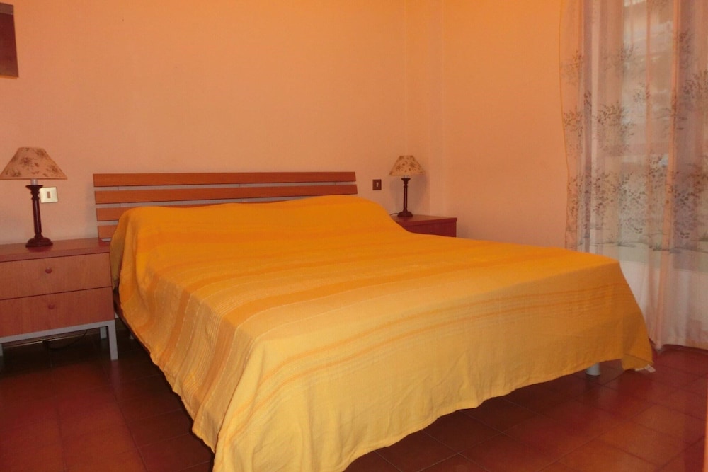 Comfortable Flat Near the sea With Garden
