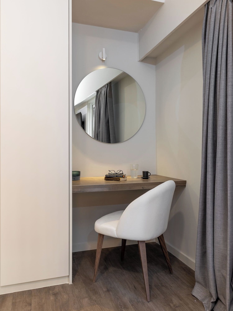 The Beehive Apartments