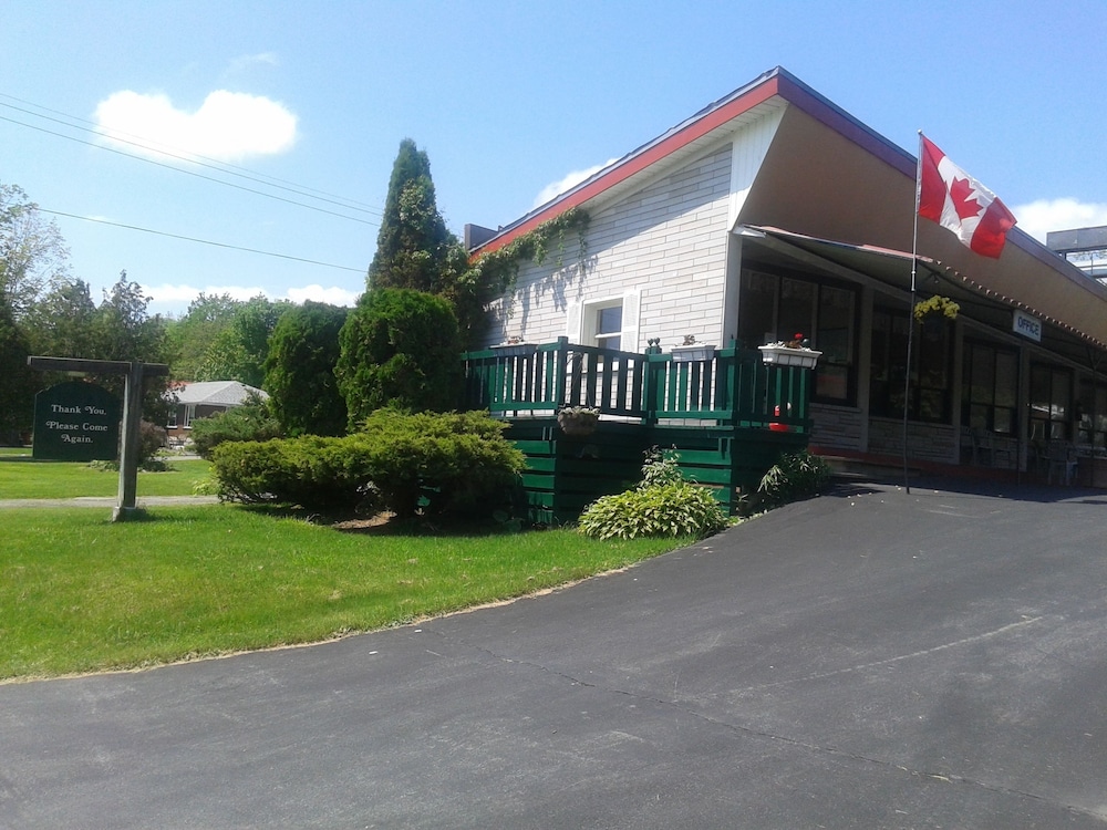 Capricorn Motel Royale Thousand Islands