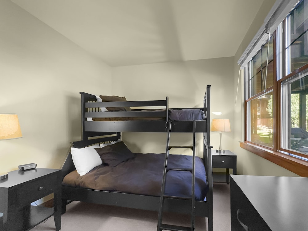 Ca2103 The Cache 3 Bedroom Condo by RedAwning view 3